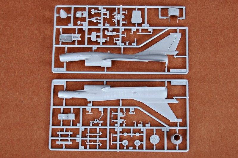 Trumpeter 01611 J-10 Fighter Aircraft 1/72 – imagen 6