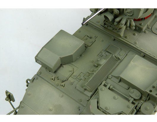 Trumpeter 00397 M1130 Stryker Command Vehicle 1/35 – image 7
