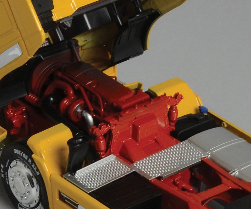 Italeri 3898 IVECO STRALIS YELLOW DEVIL 1/24 – image 6