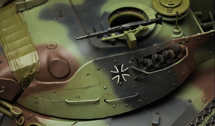 Meng Model TS-015 GERMAN MAIN BATTLE TANK LEOPARD 1 A5 1/35 – Bild 7