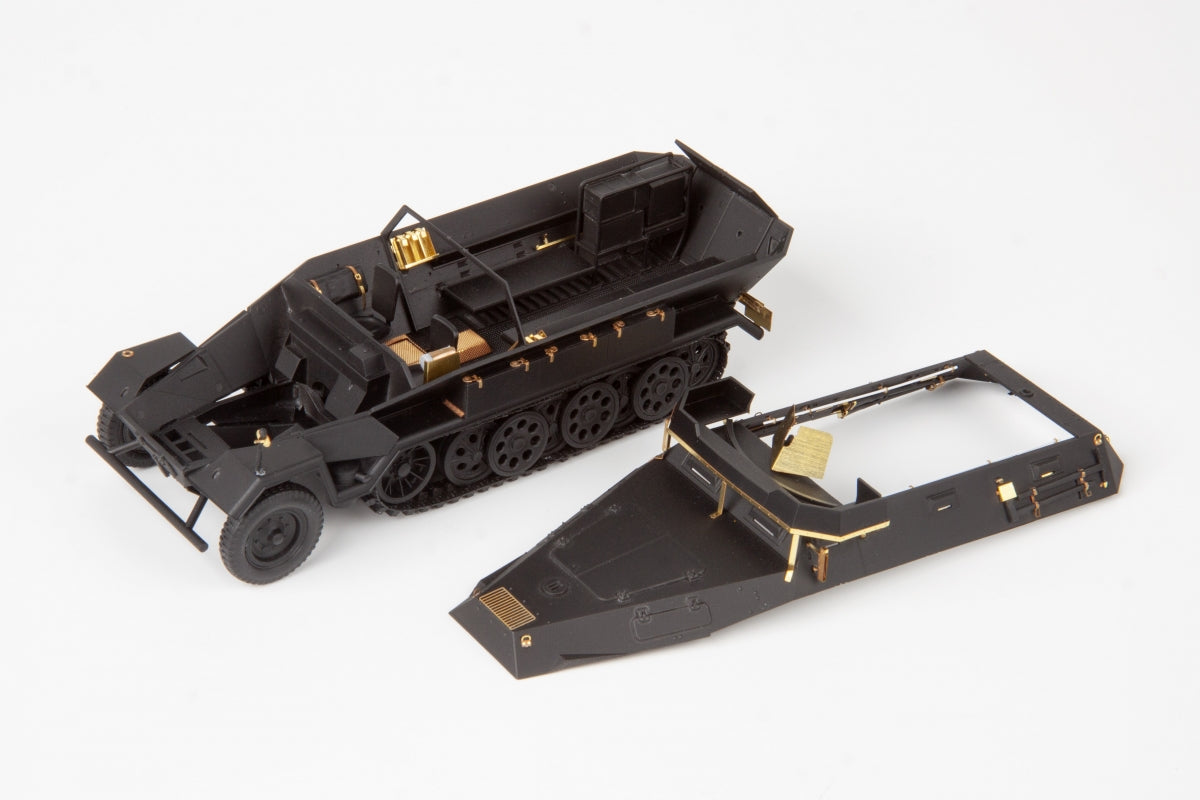 Eduard 36518 Sd. Kfz. 251/18 Ausf. A ICM 1/35 – image 3