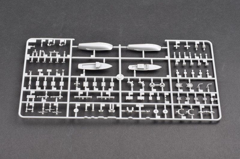 Trumpeter 03702 German Bismarck Battleship 1/200 – obrázek 28