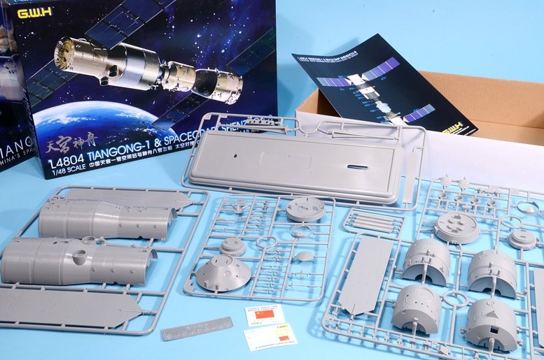 Great Wall Hobby L4804 Shenzhou-8 spacecraft and Tiangong-1 1/48 – imagen 2