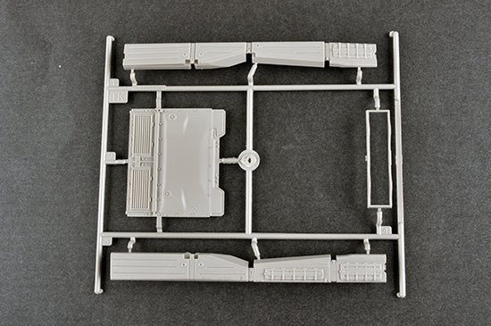 Trumpeter 09525 Russian T-80U MBT 1/35 – image 2