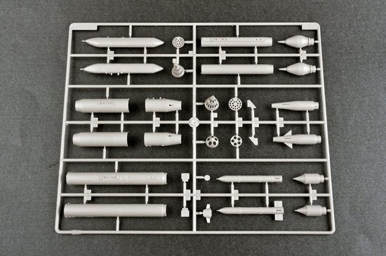 Trumpeter 03226 Russian MIG-29UB Fulcrum 1/32 – image 11