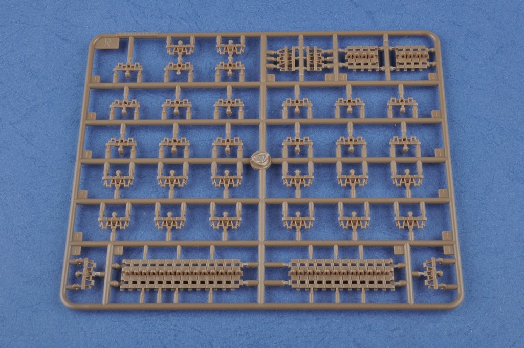 Hobby Boss 83803 German Pzkpfw.II Ausf.J VK16.01 1/35 – image 6