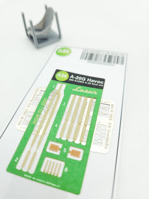 Art Scale Kit A32002 A-20 Havoc - Seat Set - Early Type with Textile Seat Belts and PE Belt Buckles 1/32 – image 3
