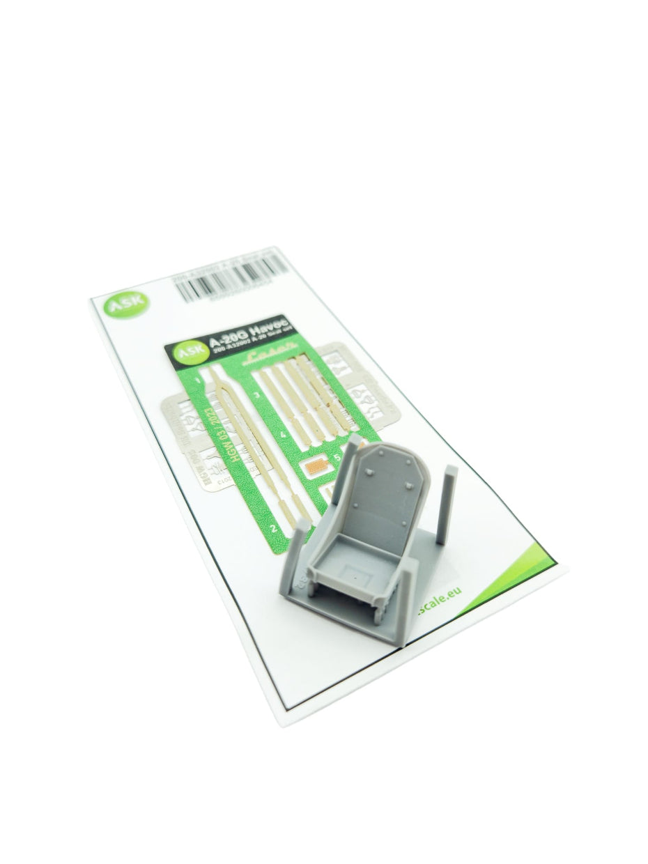 Art Scale Kit A32002 A-20 Havoc - Seat Set - Early Type with Textile Seat Belts and PE Belt Buckles 1/32 – image 4