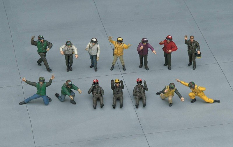 Hasegawa X48-6 US NAVY PILOT DECK CREW SET C (1/48) – imagen 2
