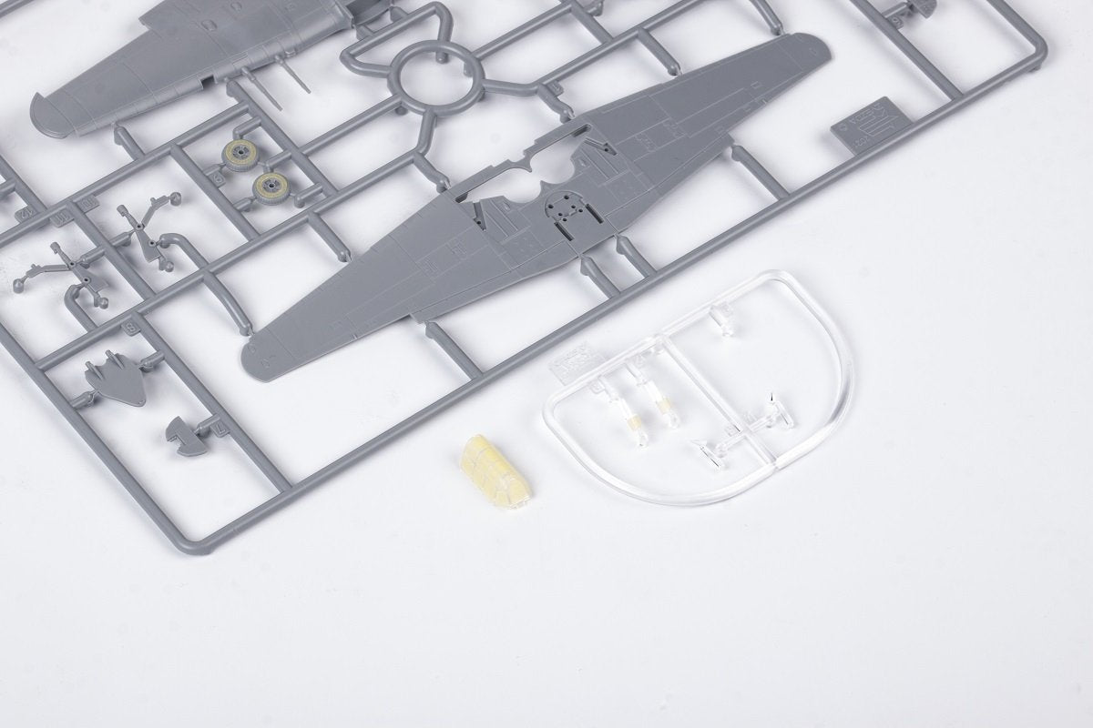 Eduard CX607 Hurricane Mk.IIc ZVEZDA 1/72 – obrázek 2