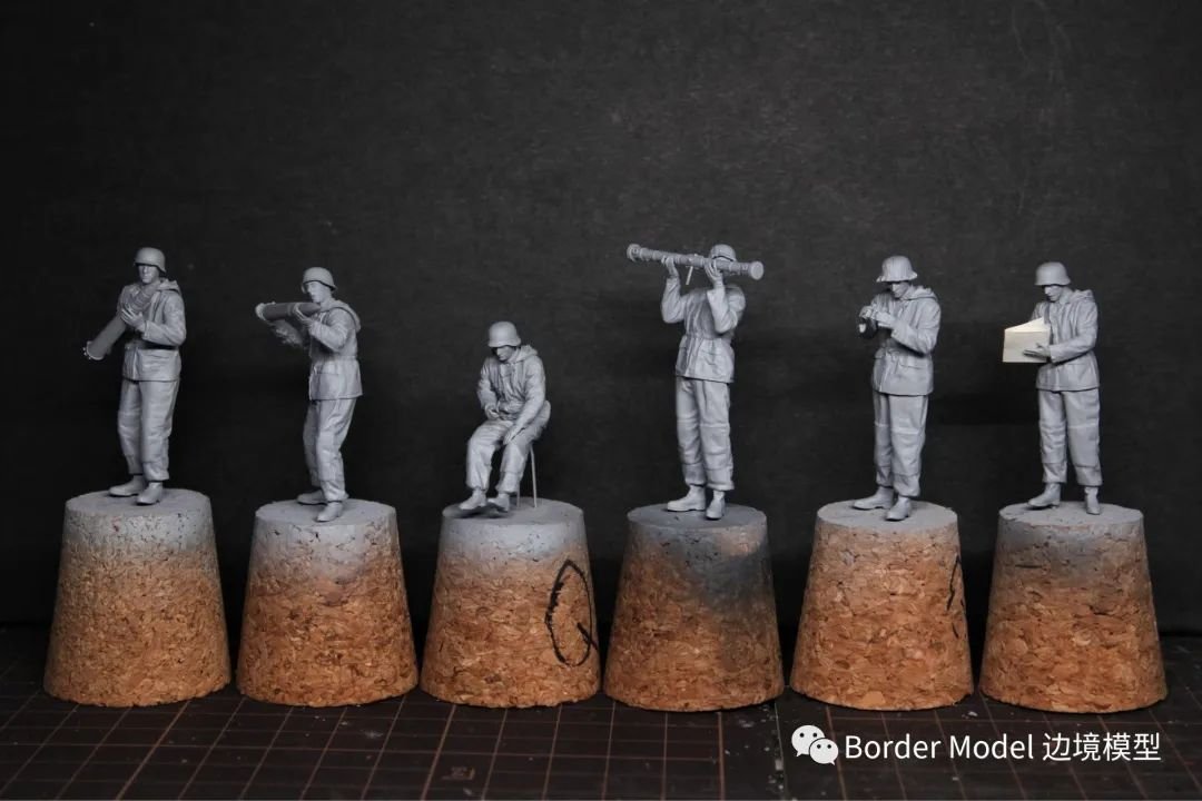 Border Model BT-013 German 88mm Gun Flak36 w/6 anti-aircraft artillery crew members 1/35 – obrázek 3