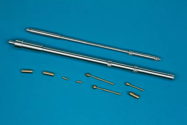 RB Model 35B110 BMP-3 Armament 30mm 2A72, 100mm 2A70, 3 x 7.62 PKT mg 1/35 – Bild 2