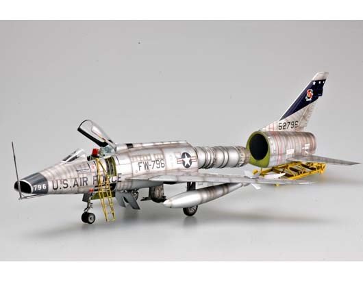 Trumpeter 02232 North American F-100D Fighter 1/32 – image 11