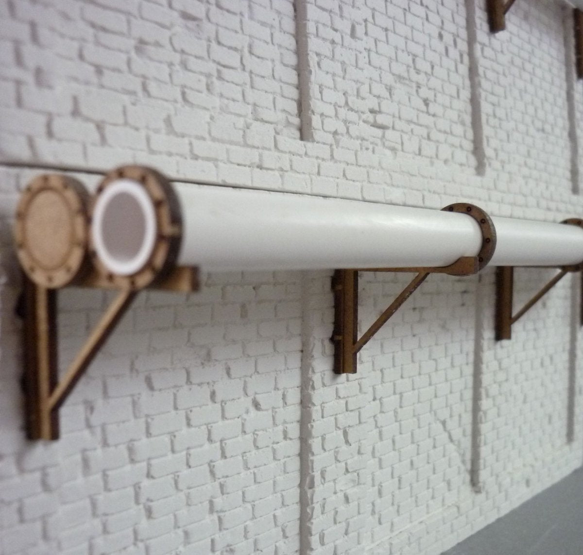 RT-Diorama 35557 Pipe brackets (6mm) 1/35 – image 3