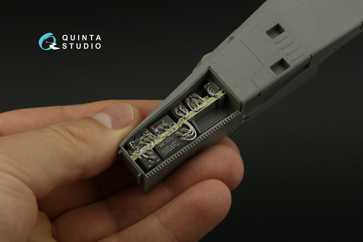 Quinta Studio QD35118 AH-64D Extended forward avionics bays 3D-Printed &amp;amp; colored Interior on decal paper (Takom) 1/35 – Bild 10