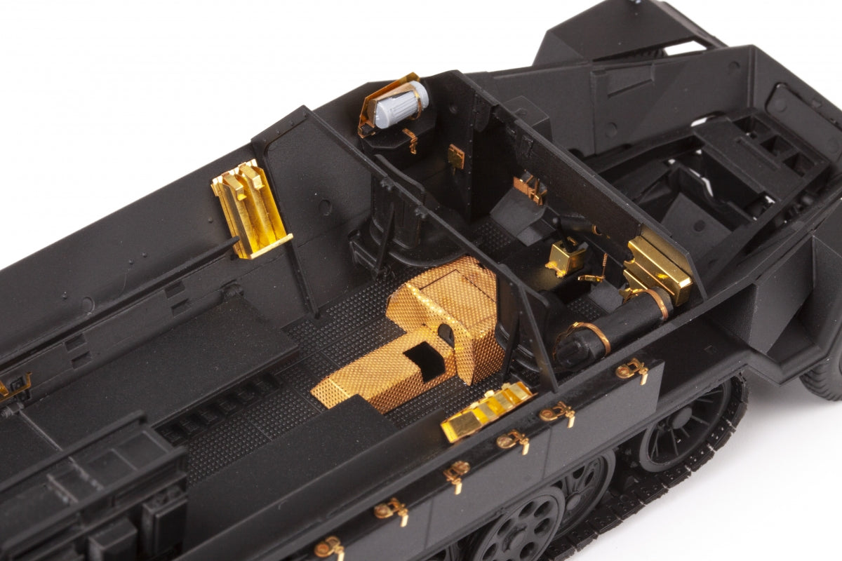 Eduard 36518 Sd. Kfz. 251/18 Ausf. A ICM 1/35 – image 4