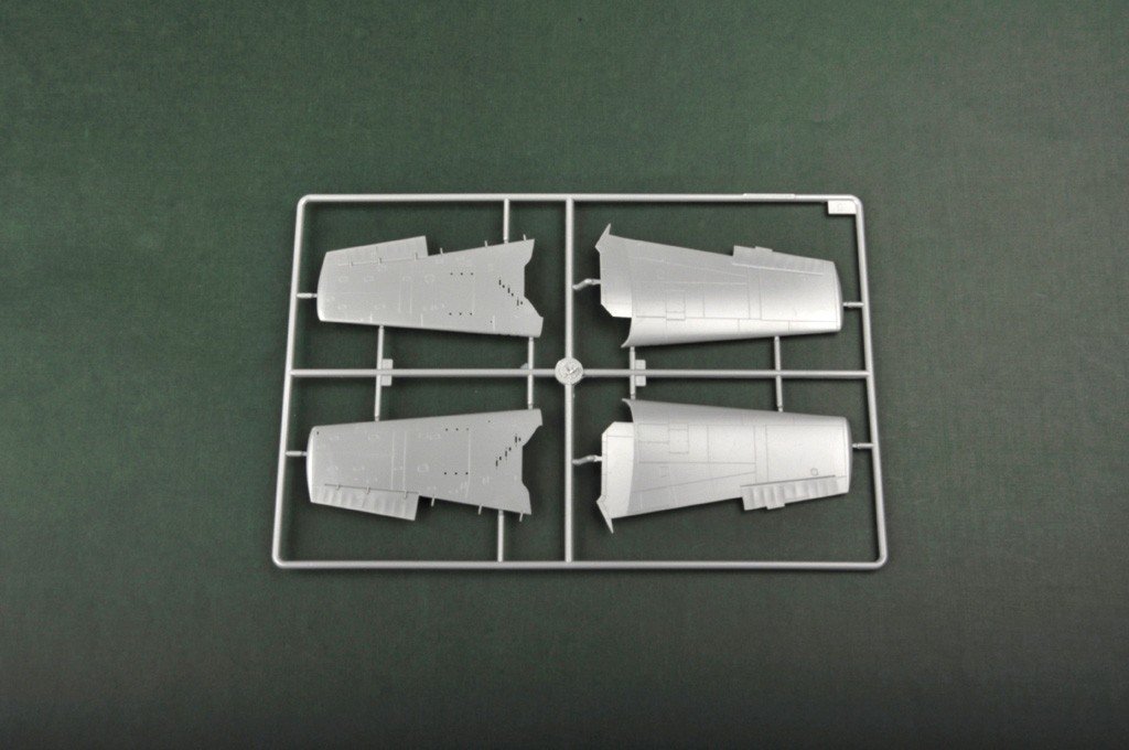 Hobby Boss 80361 British Fleet Air Arm Hellcat Mk.II 1/48 – image 4