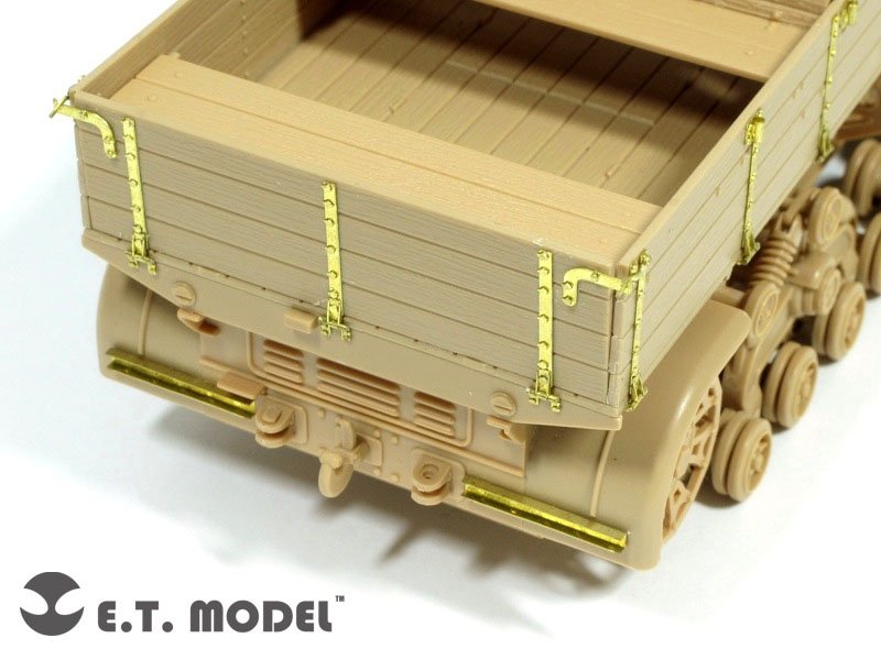 ET Model E35-049 WWII Soviet Voroshilovets Tractor (For TRUMPETER 01573) (1/35) – image 6