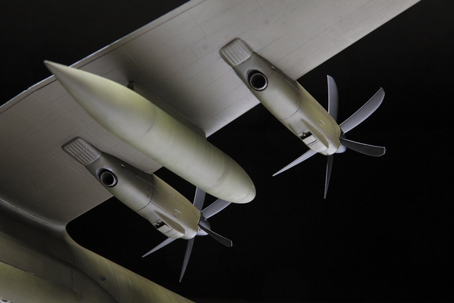 Zvezda 7324 American Military Transport Plane C-130J-30 1/72 – imagen 6