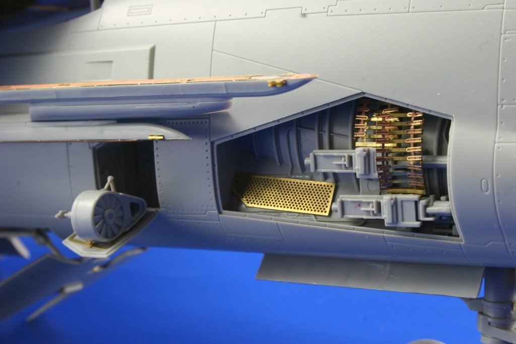 Eduard 32233 F-8E/J weapon TRUMPETER 1/32 – image 2