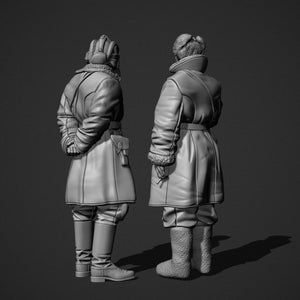Panzer Art FI35-130 Soviet tank officers in sheepskin coat set 1/35 – image 2