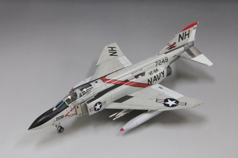 Fine Molds FP43S US Navy Jet Fighter F-4J &amp;quot;Aardvarks&amp;quot; 1/72 – image 2