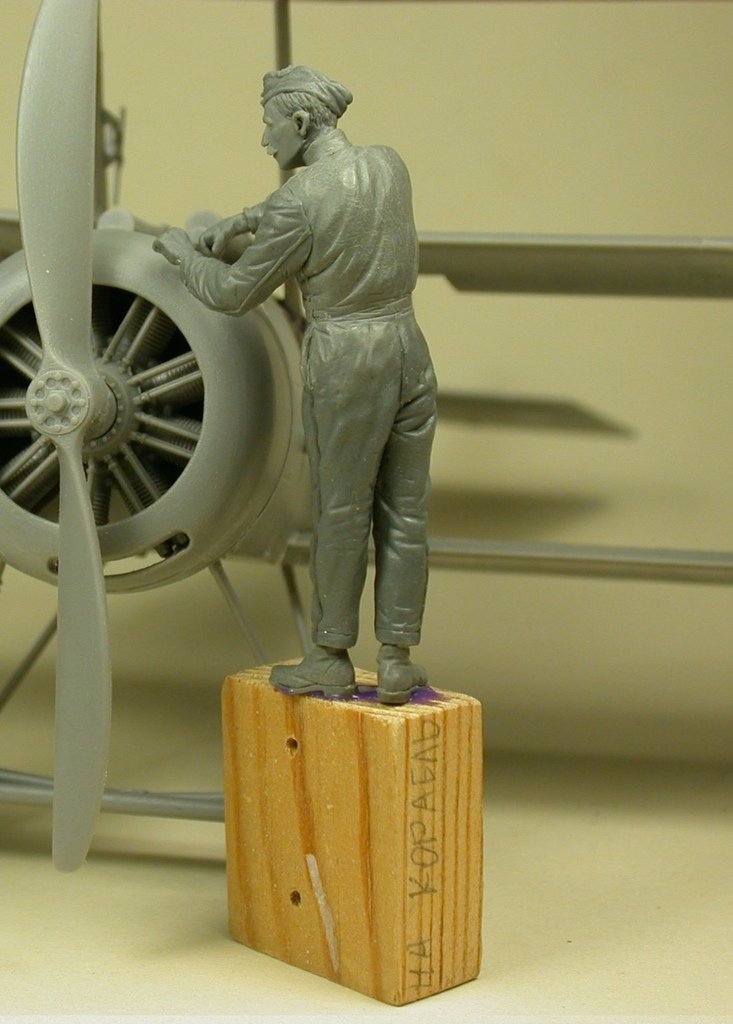 Copper State Models F32-025 RFC Air Mechanic repairing 1/32 – image 3