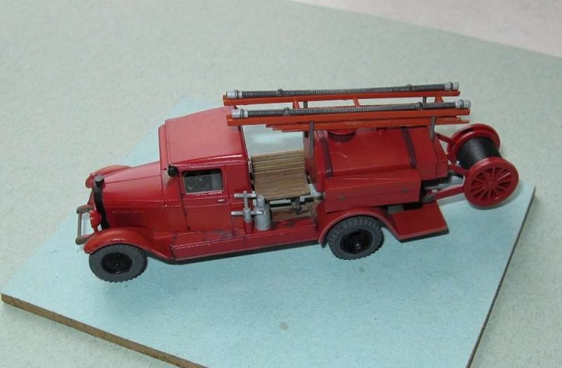 PST 72052 PMZ-2 (ZiS-5) Fire tanker 1/72 – obrázek 3
