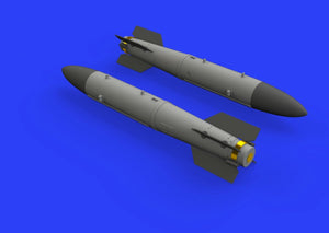 Eduard 672214 B43-0 Nuclear Weapon w/ SC43-4/ -7 tail assembly 1/72 – image 3