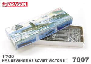 Dragon 7007 HMS Revenge vs Soviet Victor III 1/700