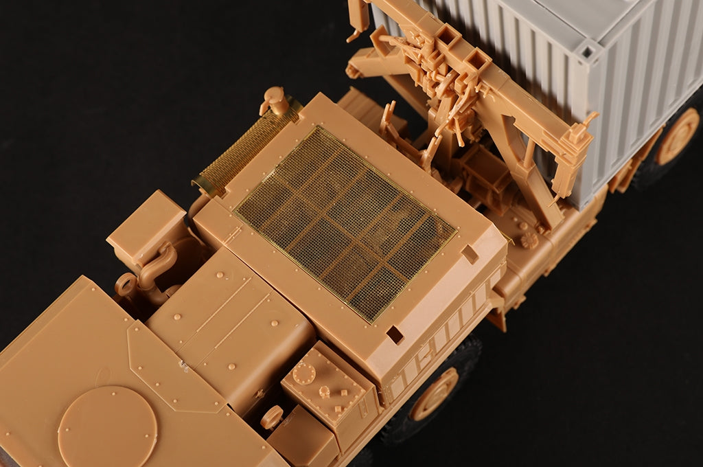I Love Kit 63550 LVSR MKR18 Cargo Truck with 20ft Container 1/35 – imagen 11