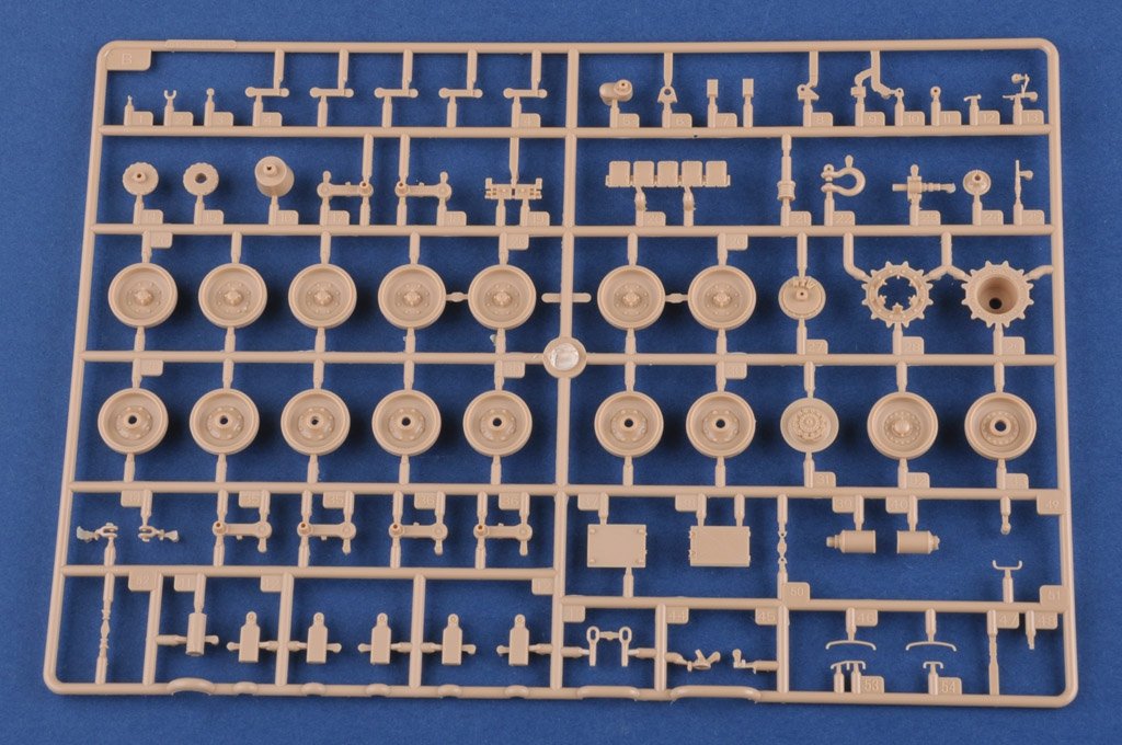 Hobby Boss 84502 Leopard C1A1 (Canadian MBT) 1/35 – obrázek 7