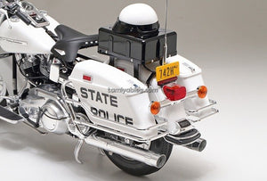 Tamiya 16038 Harley Davidson FLH1200 - Police Bike 1/6 – image 2