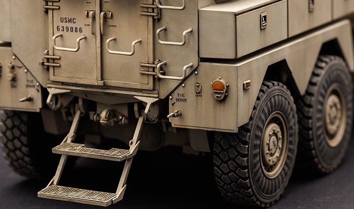 Meng Model SS-005 US COUGAR 6x6 MRAP VEHICLE (1/35) – immagine 9