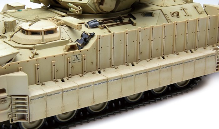 Meng Model SS-004 USInfantry Fighting Vehicle M2A3 Bradley w/BUSK (1/35) – image 6