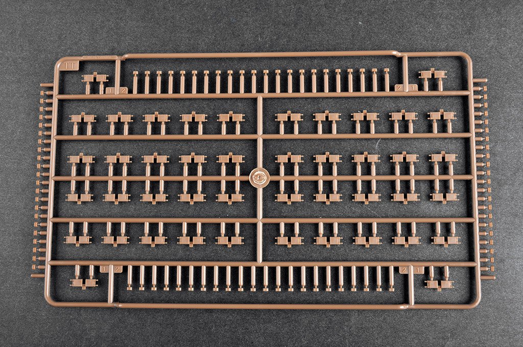 Trumpeter 09610 Russian T-72B3 with 4S24 Soft Case ERA &amp;amp; Grating Armor 1/35 – image 18