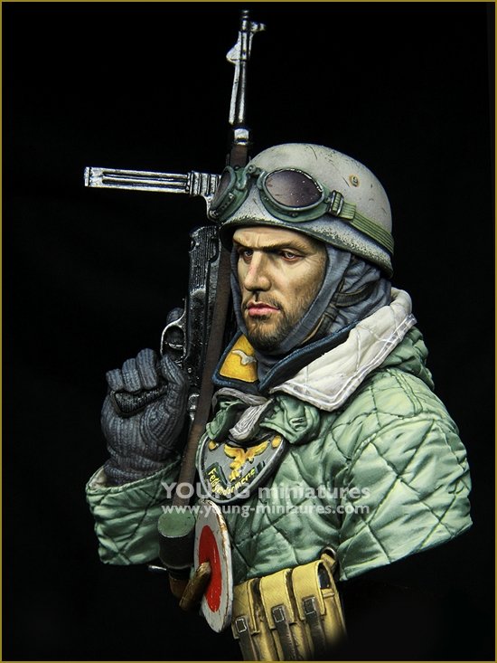 Young Miniatures YM1874 German Fallschirmjäger Eastfront 1943 1/10 – Bild 2