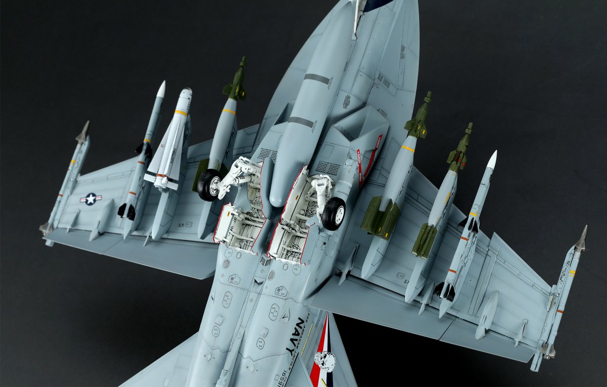 Meng LS-016 BOEING F/A-18F SUPER HORNET BOUNTY HUNTERS 1/48 – image 11