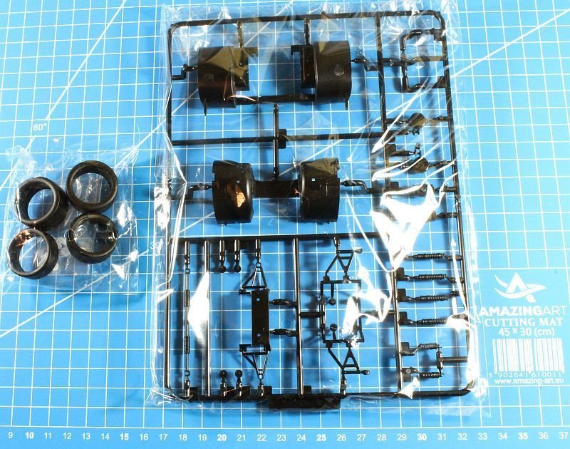 Aoshima 01069 LAMBORGHINI DIABLO GTR 1/24 – immagine 7