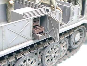 Tamiya 35239 German 18-Ton Heavy Half-Track FAMO 1/35 – Bild 10