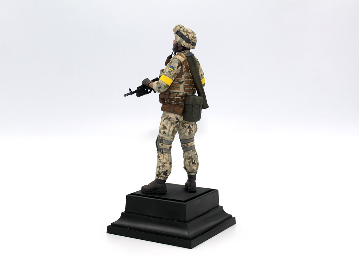 ICM 16104 Soldier of the Armed Forces of Ukraine 1/16 – image 12