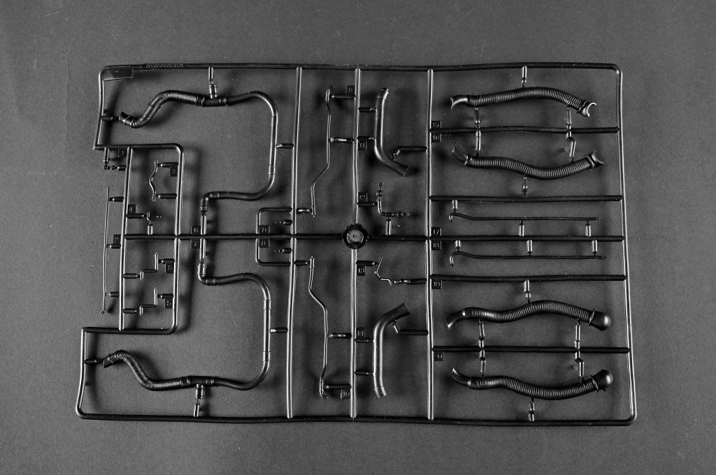 Trumpeter 00948 Char lourd allemand Tiger II - Tourelle Porsche, première production, échelle 1/16 – image 50