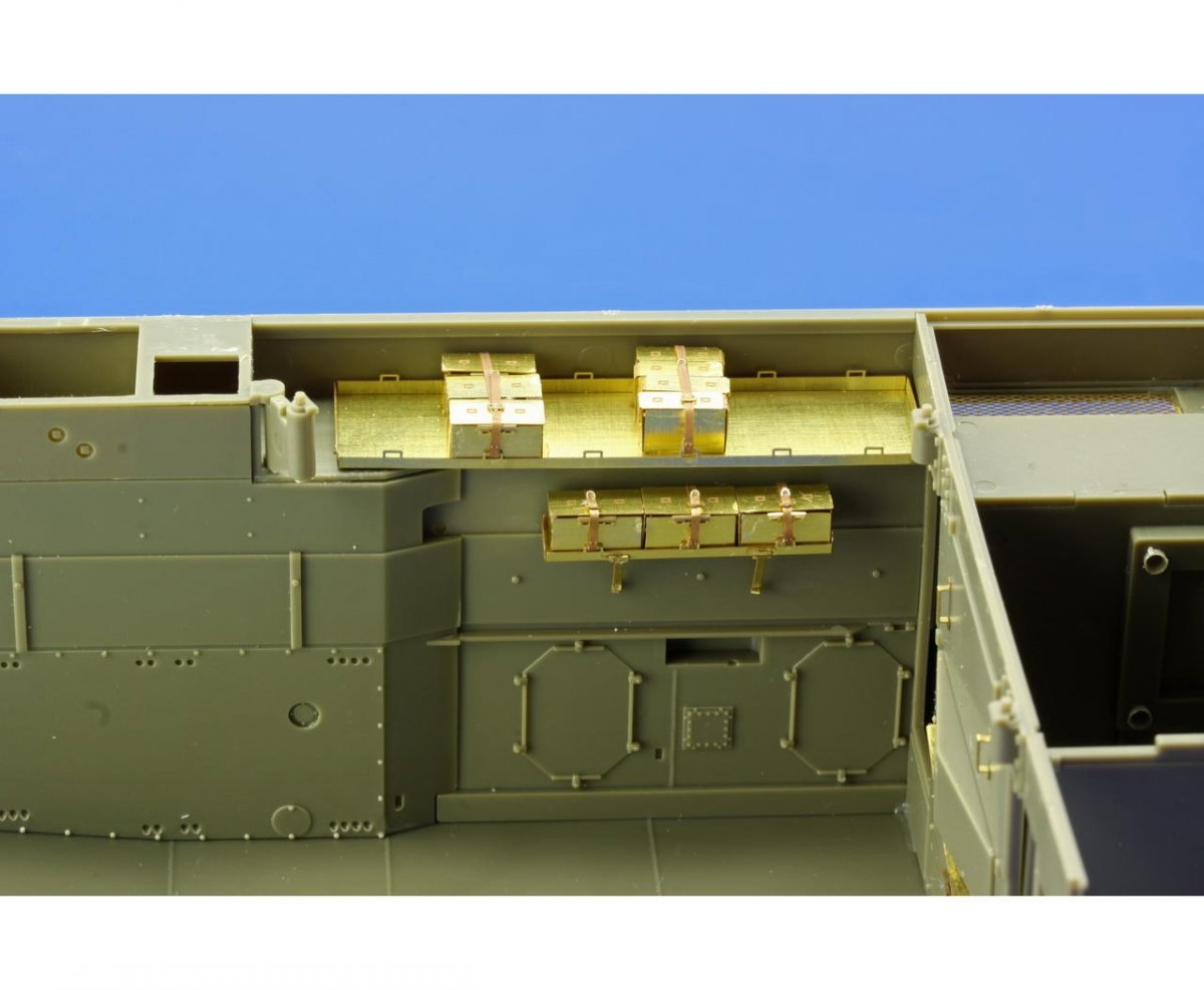 Eduard 36240 LVT-4 interior 1/35 AFV Club – image 3