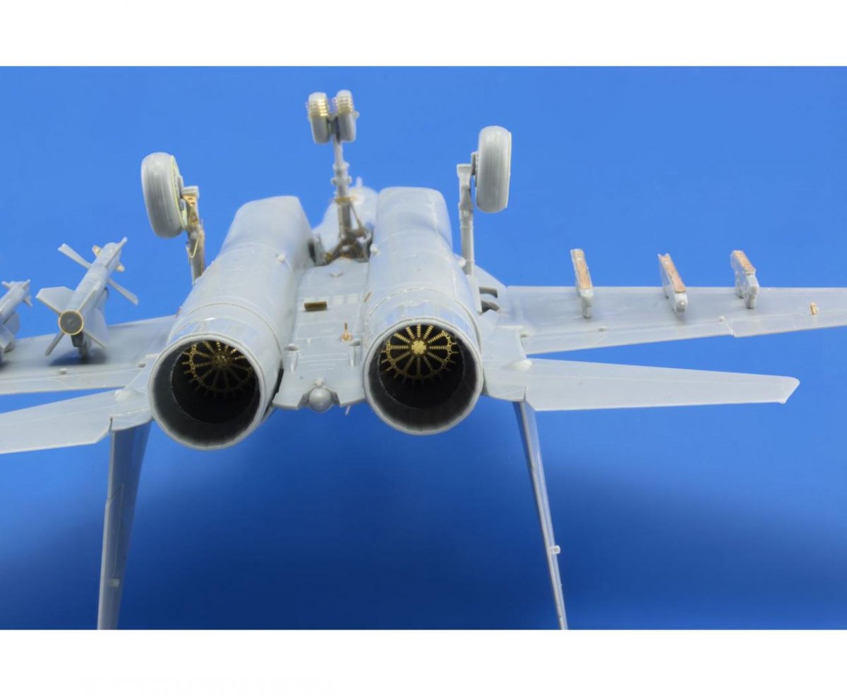 Eduard 73555 MiG-29 Izdeliye 9-13 ZVEZDA 1/72 – obrázek 7