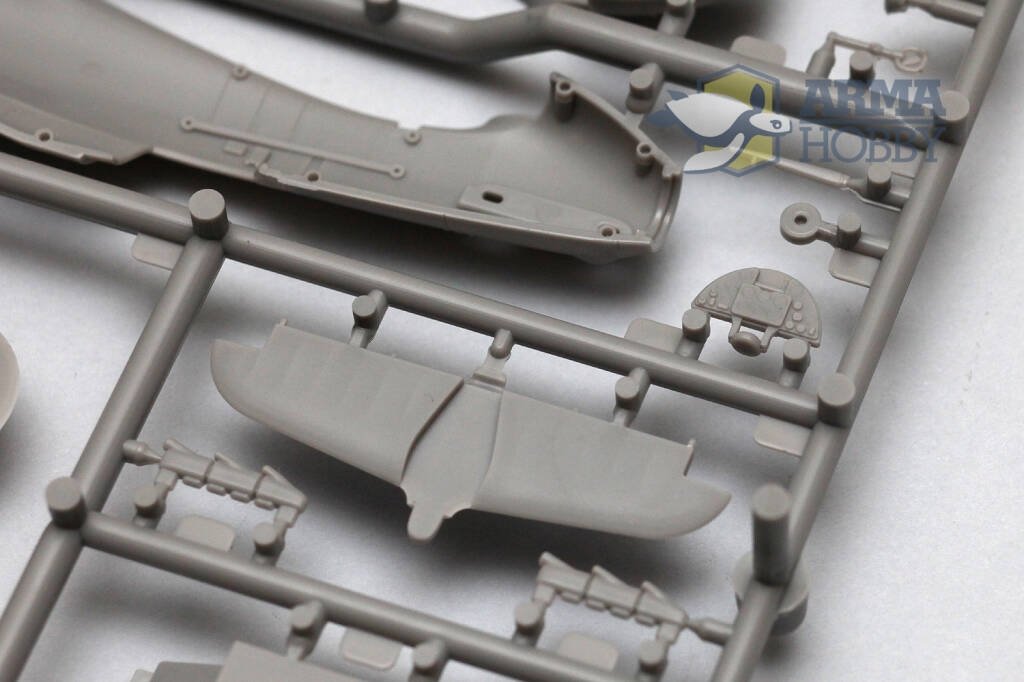 Arma Hobby 70025 Hurricane Mk I Eastern Front - Limited Edition 1/72 – image 9