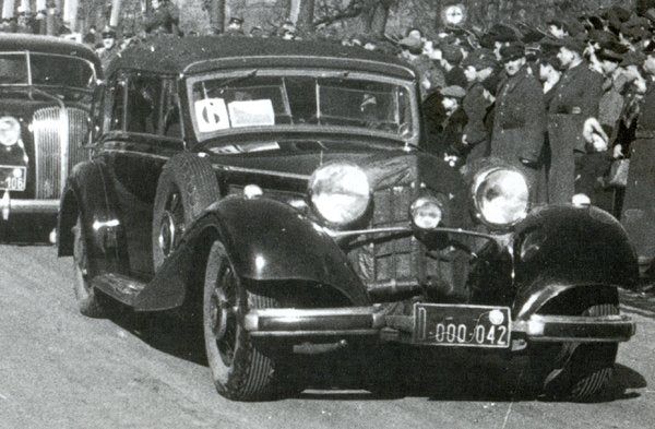 ToRo Model 35D18 - Mercedes-Benz luxury cars in Polish service 1/35 – obrázek 4