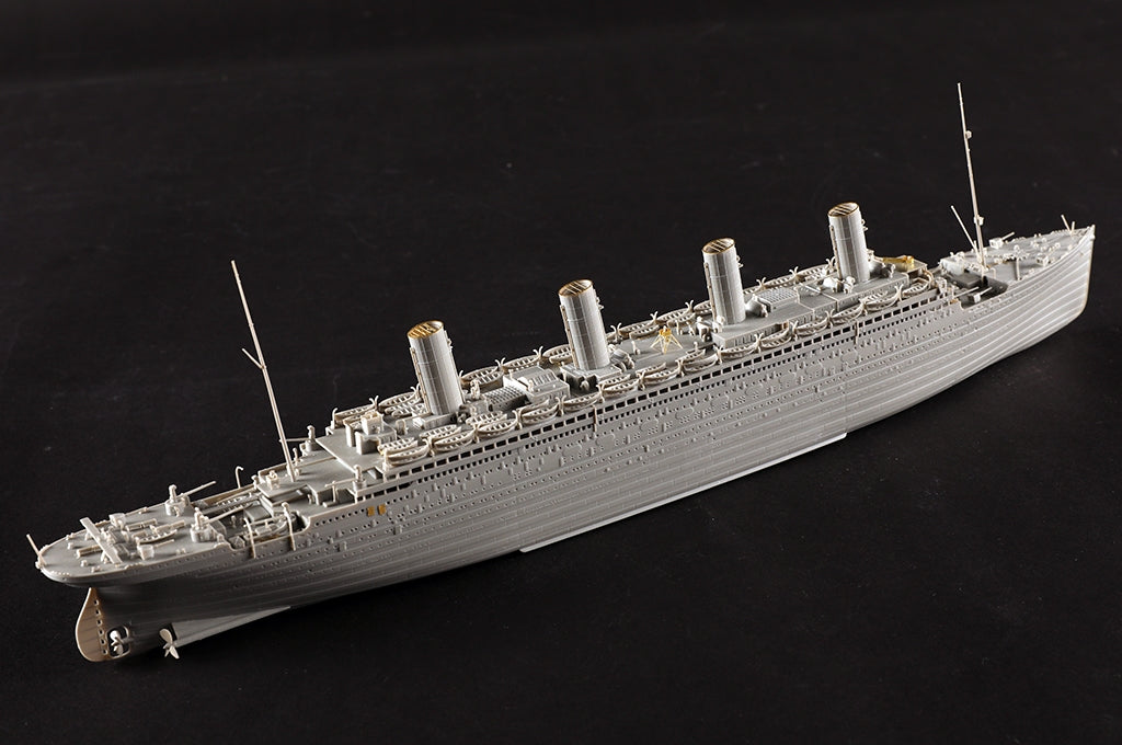 Hobby Boss 83421 Olympic 1/700 – image 12