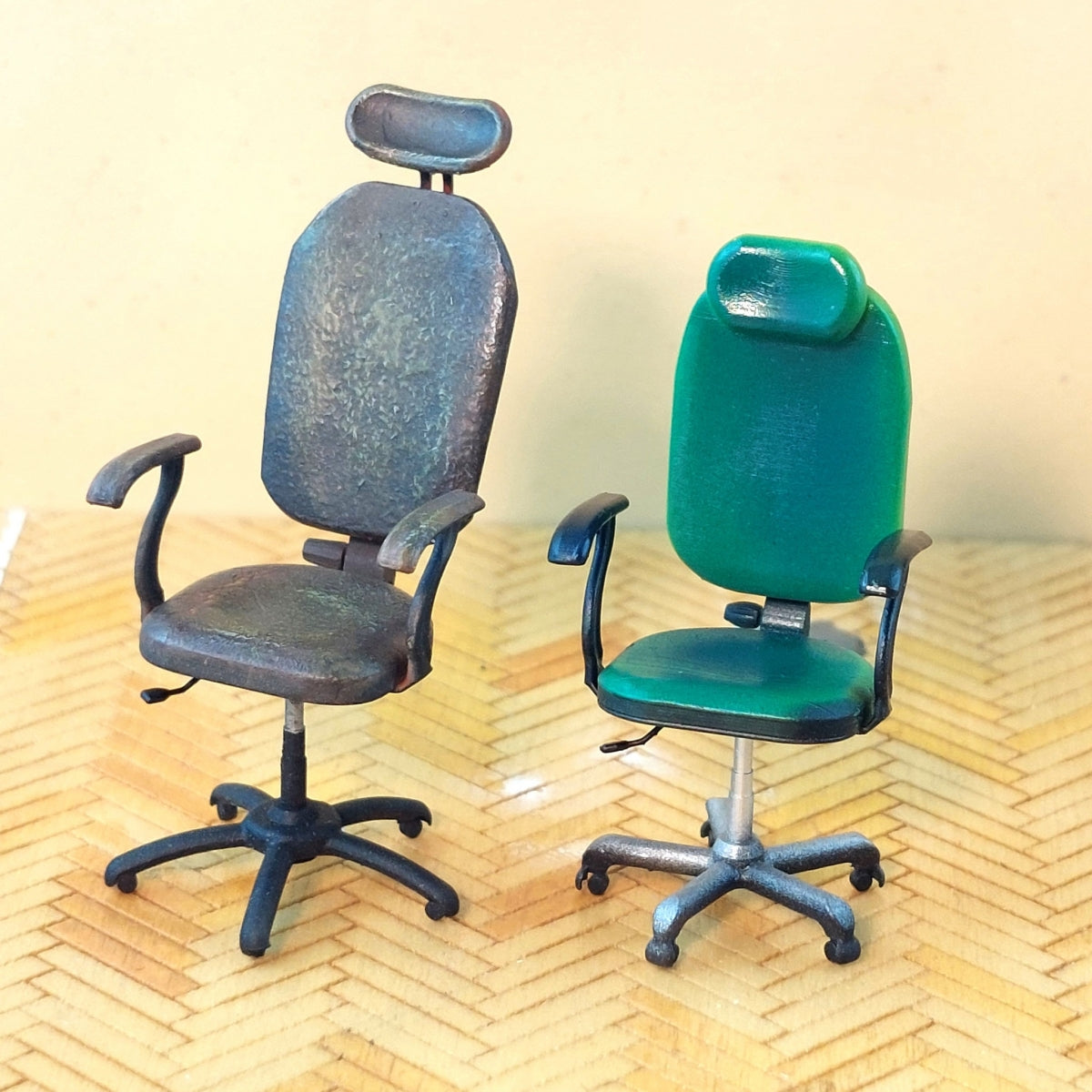 Point of no Return 3524058 Office chairs, two different models 1/35 – image 2