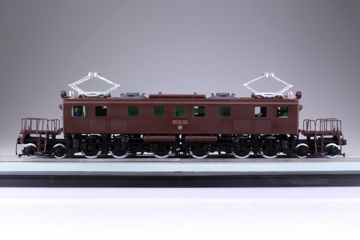 Aoshima 05504 Electric locomotive EF18 1/50 – image 9