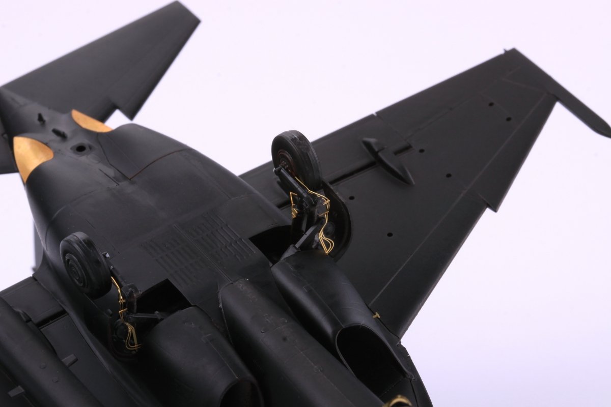Eduard 73618 Yak-130 ZVEZDA 1/72 – immagine 6